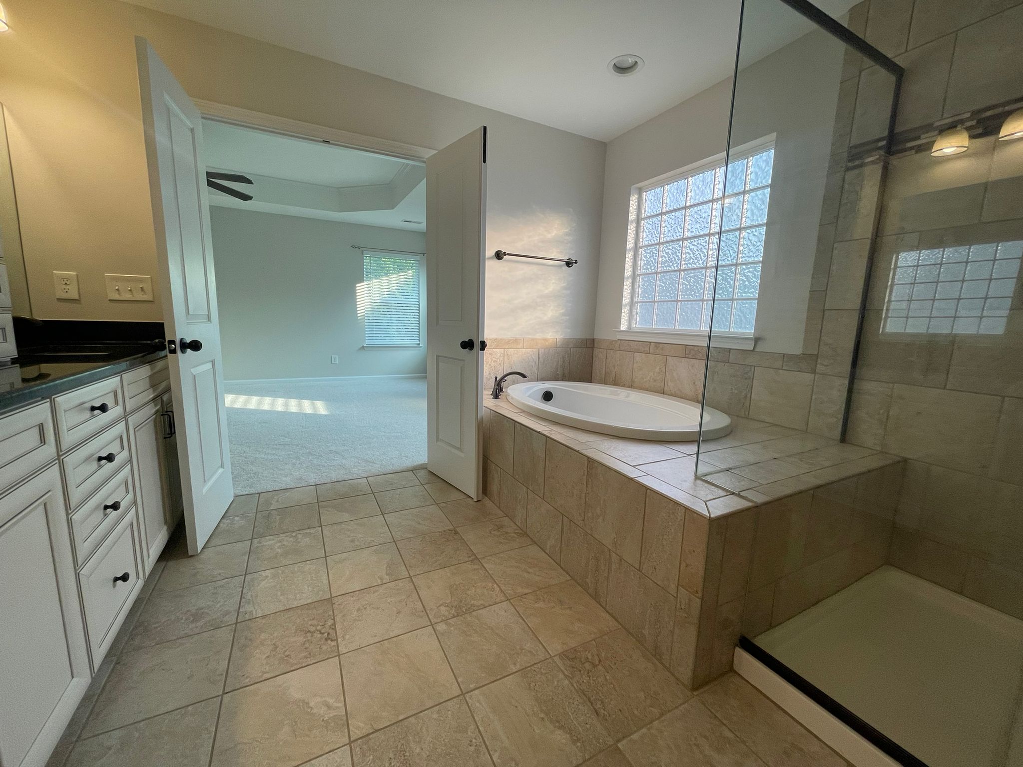 Beautiful master bath after Sunlight Property Services Cleaning